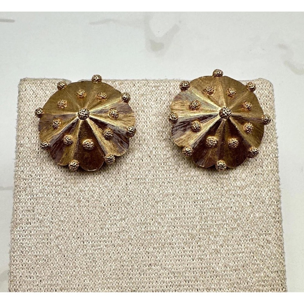 Vintage Trifari Gold Tone Domed Round Textured Clip On Earrings 80s 90s